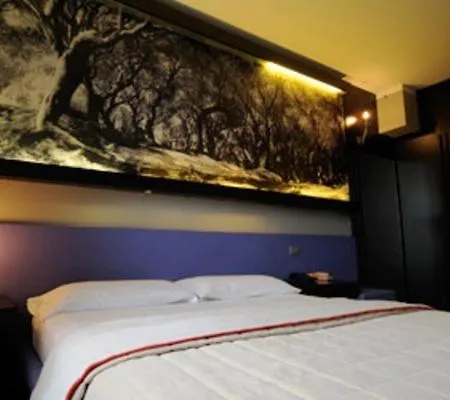 Nine Hotell 3*